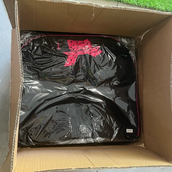 NWT Quilted Garment Bags - 2 color options - Picture 2 of 5